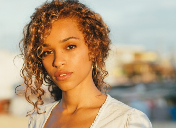 Izzy Bizu, singer-songwriter